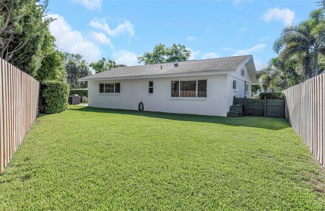 6613 FLAMINGO WAY S, St Petersburg, FL 33707