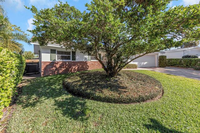 6613 FLAMINGO WAY S, St Petersburg, FL 33707