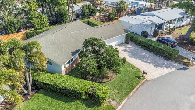 6613 FLAMINGO WAY S, St Petersburg, FL 33707