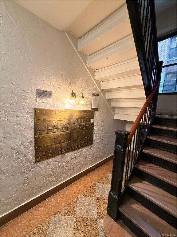 4414 Cayuga Avenue 1B, Bronx, NY 10471 — photo 4