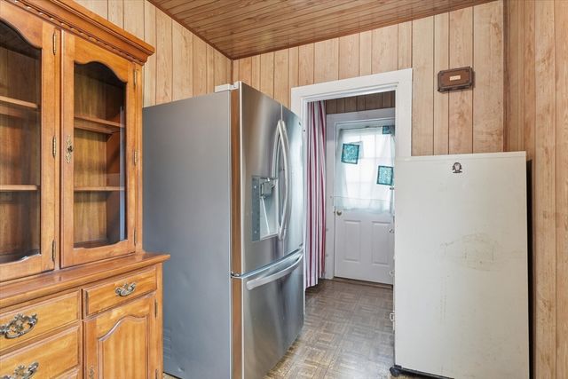 68 Western Ave, Lynn, MA 01904