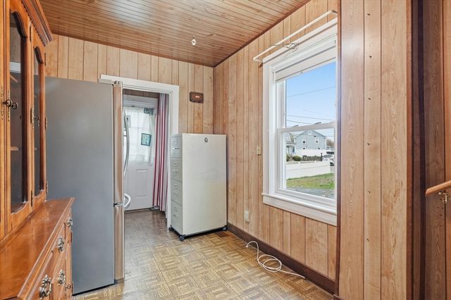 68 Western Ave, Lynn, MA 01904
