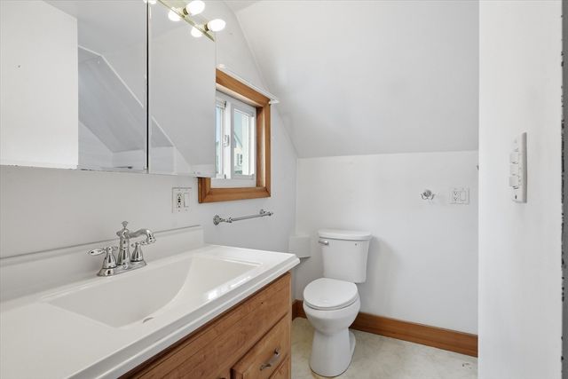 68 Western Ave, Lynn, MA 01904