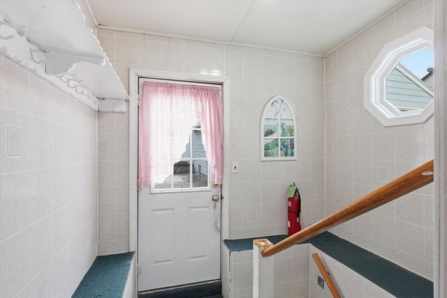 68 Western Ave, Lynn, MA 01904