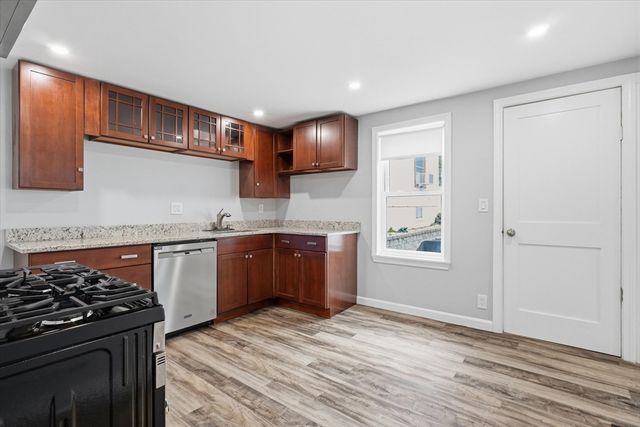 68 Western Ave, Lynn, MA 01904