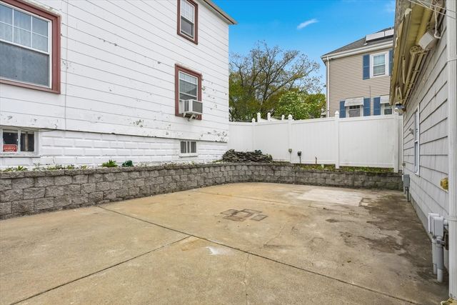 68 Western Ave, Lynn, MA 01904