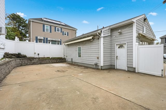 68 Western Ave, Lynn, MA 01904