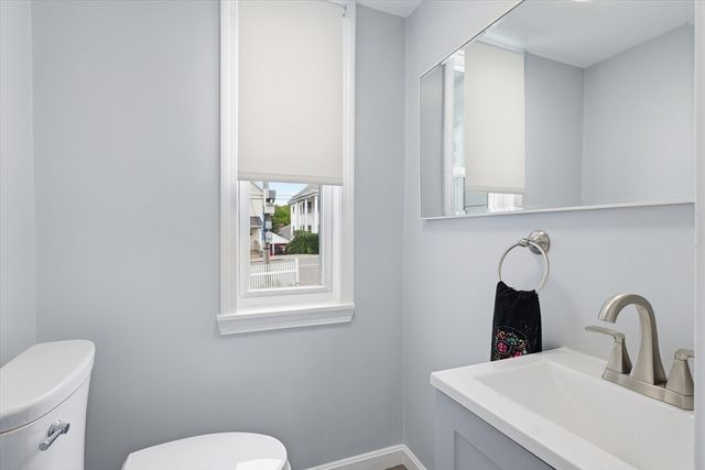 68 Western Ave, Lynn, MA 01904