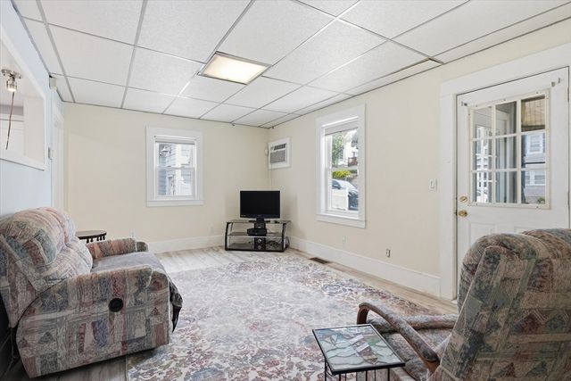 68 Western Ave, Lynn, MA 01904