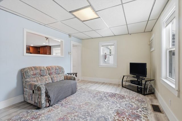 68 Western Ave, Lynn, MA 01904