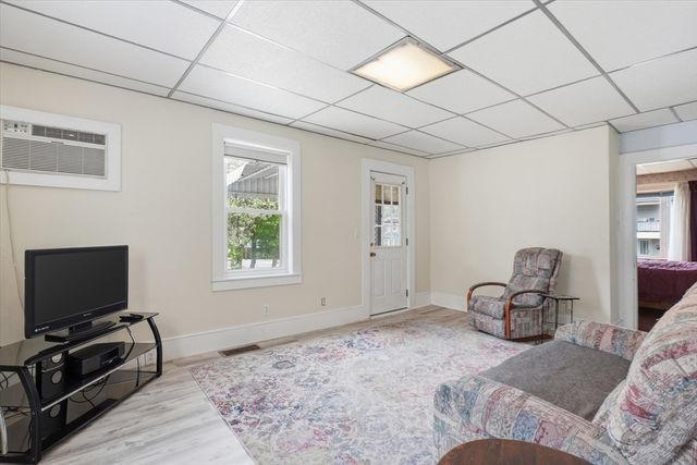 68 Western Ave, Lynn, MA 01904