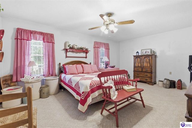 367 S Black Branch Road, Cecilia, KY 42724