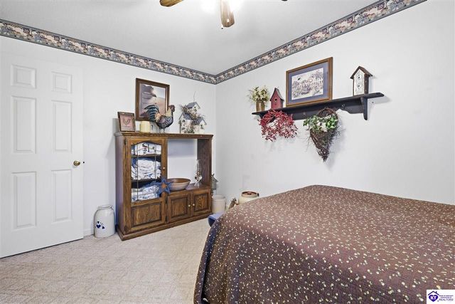 367 S Black Branch Road, Cecilia, KY 42724