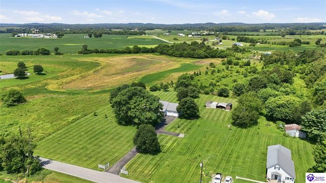 367 S Black Branch Road, Cecilia, KY 42724