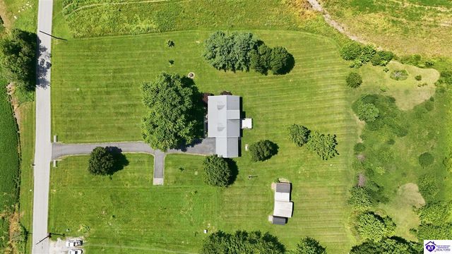 367 S Black Branch Road, Cecilia, KY 42724