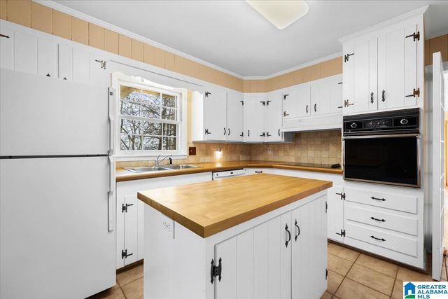 115 MOUNTAIN DRIVE, Oneonta, AL 35121