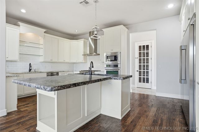 12014 S Kingston Place, Tulsa, OK 74137