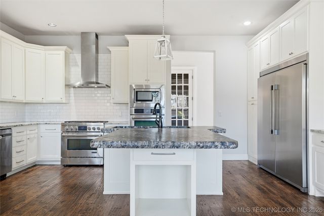 12014 S Kingston Place, Tulsa, OK 74137