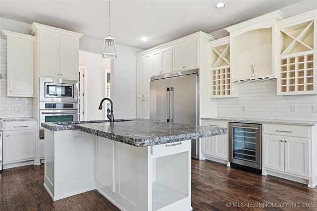 12014 S Kingston Place, Tulsa, OK 74137