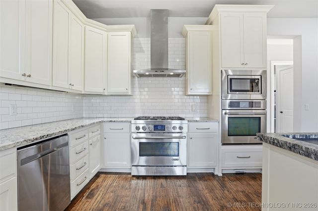 12014 S Kingston Place, Tulsa, OK 74137