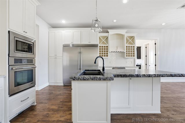 12014 S Kingston Place, Tulsa, OK 74137