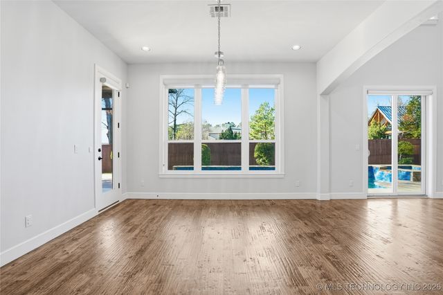 12014 S Kingston Place, Tulsa, OK 74137