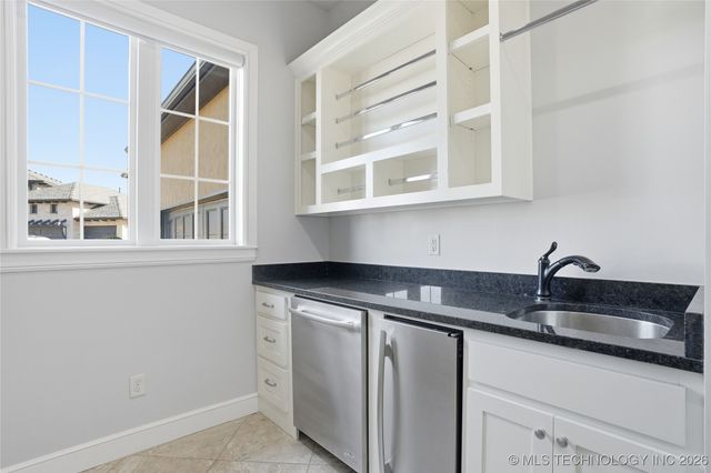 12014 S Kingston Place, Tulsa, OK 74137