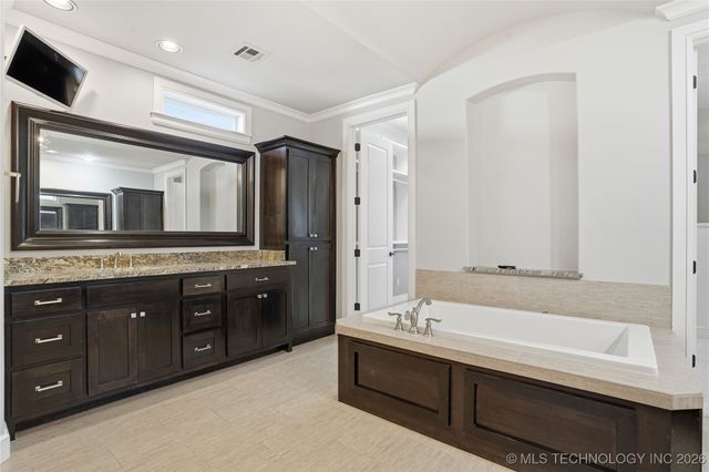 12014 S Kingston Place, Tulsa, OK 74137