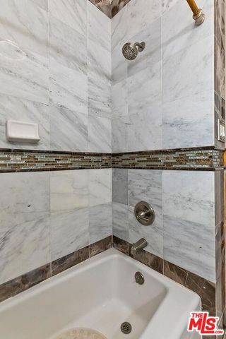 2218 S Genesee Avenue, Los Angeles, CA 90016