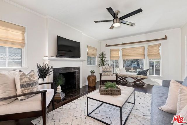 2218 S Genesee Avenue, Los Angeles, CA 90016