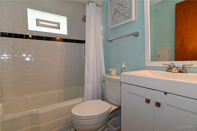 130 Ivyhurst Road, Amherst, NY 14226