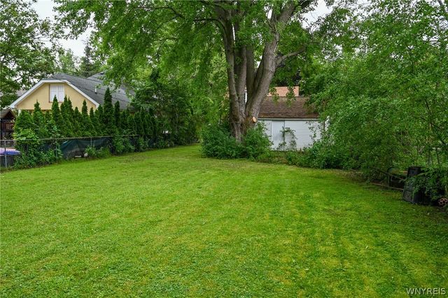 130 Ivyhurst Road, Amherst, NY 14226