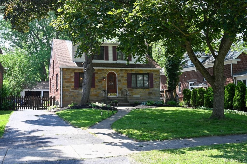 130 Ivyhurst Road, Amherst, NY 14226