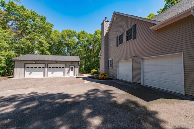 22 Cricket Court, Wading River, NY 11792