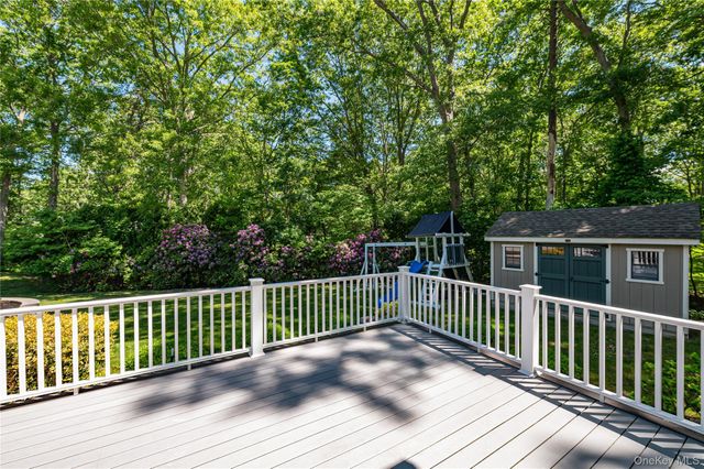 22 Cricket Court, Wading River, NY 11792