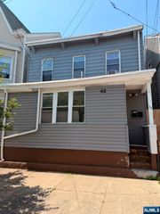 42 York Street, Paterson, NJ 07524