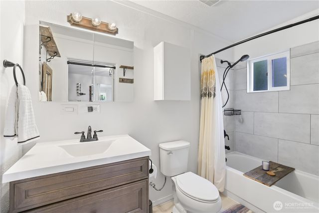 1719 Gregory Way, Bremerton, WA 98337