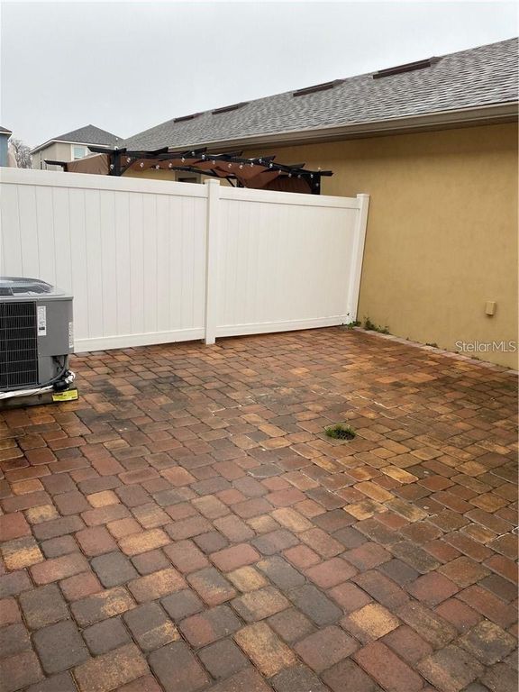 Image 14 of property listing at 8521 VEDDER LANE, Orlando, FL 32832