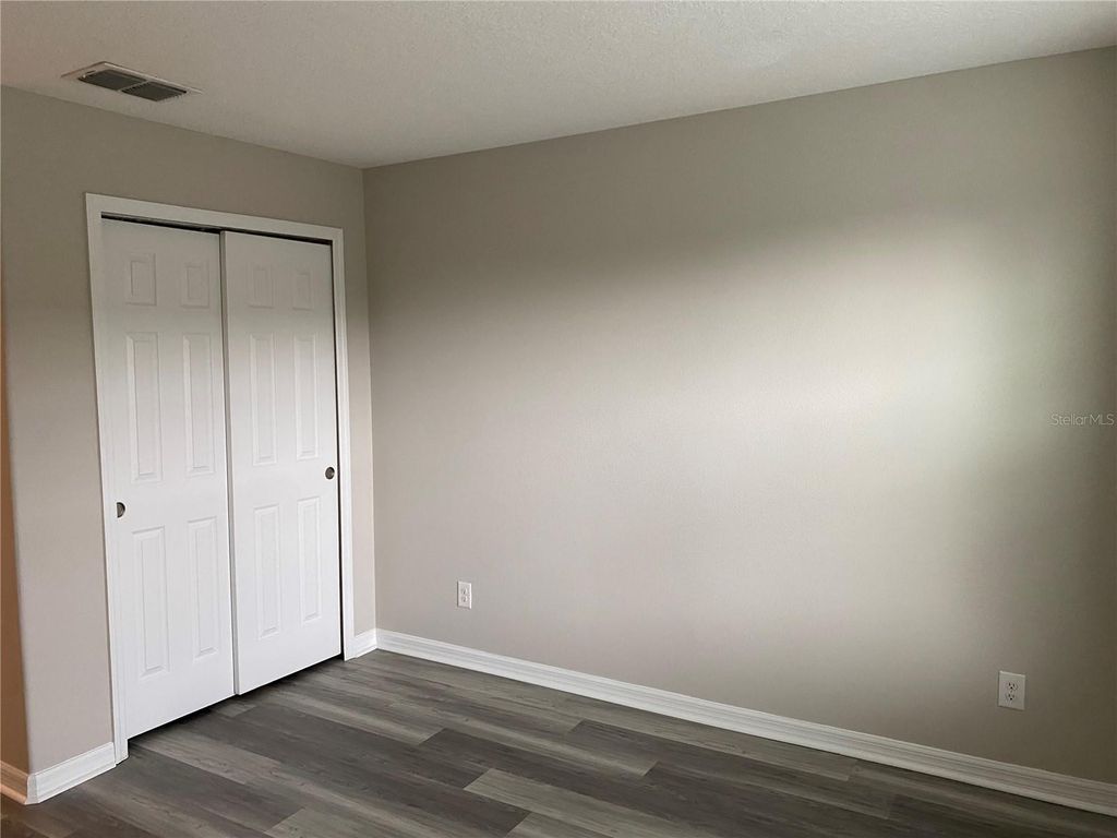 Image 8 of property listing at 8521 VEDDER LANE, Orlando, FL 32832