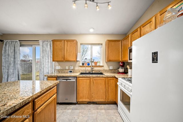 11546 N Stinson LOOP, Hayden, ID 83835