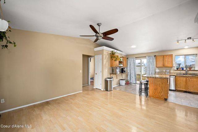 11546 N Stinson LOOP, Hayden, ID 83835