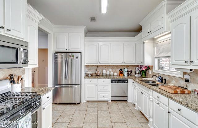 105 Cascable Drive, Canton, MS 39046