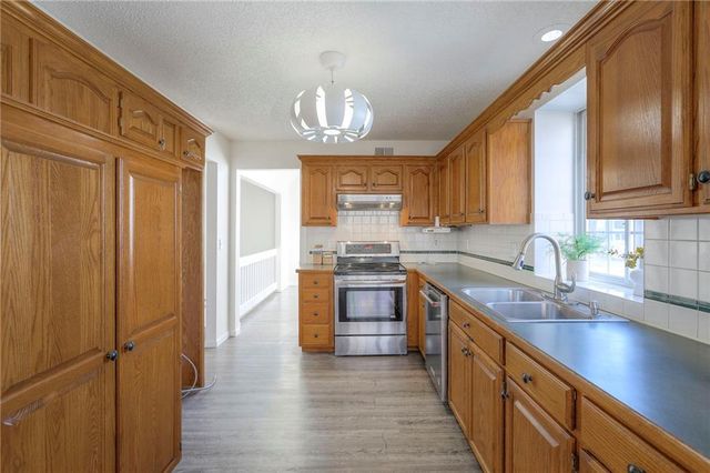 1833 Mourning Dove Drive, Liberty, MO 64068