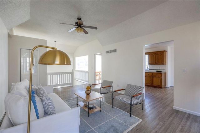 1833 Mourning Dove Drive, Liberty, MO 64068