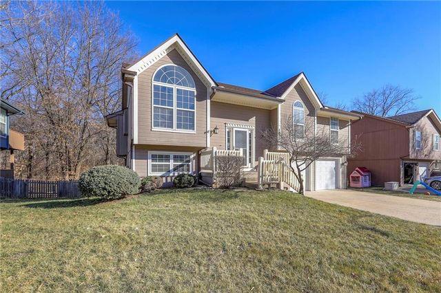 1833 Mourning Dove Drive, Liberty, MO 64068