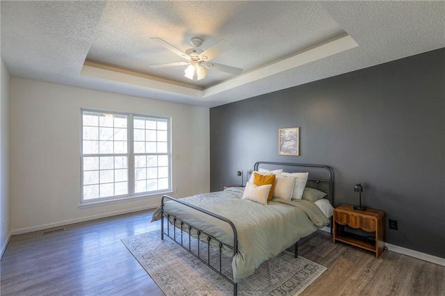 1833 Mourning Dove Drive, Liberty, MO 64068