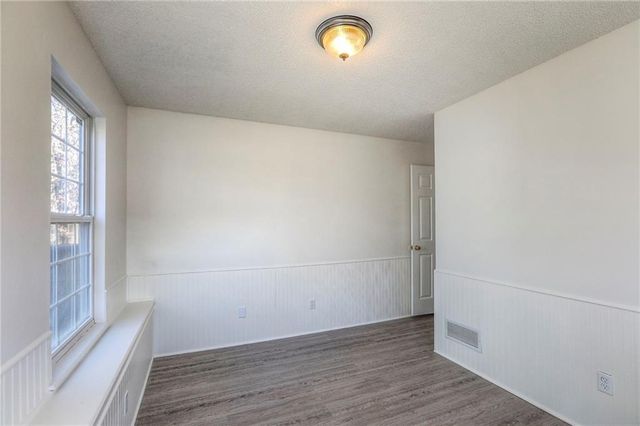 1833 Mourning Dove Drive, Liberty, MO 64068