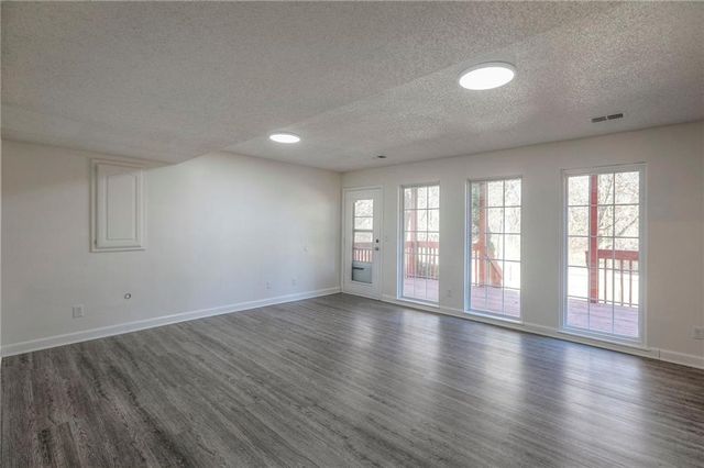 1833 Mourning Dove Drive, Liberty, MO 64068