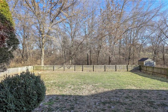 1833 Mourning Dove Drive, Liberty, MO 64068