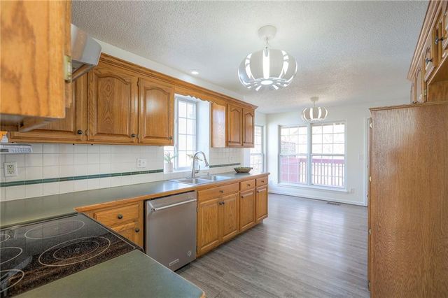 1833 Mourning Dove Drive, Liberty, MO 64068